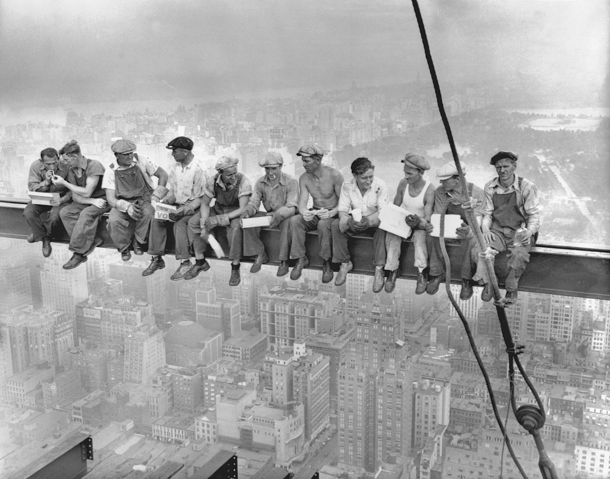Lunch_atop_a_Skyscraper_-_Charles_Clyde_Ebbets-1